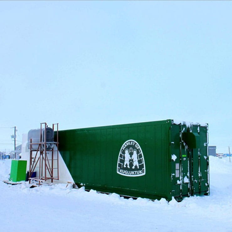 Serre-conteneur de The Growcer située à Kugluktuk, au Nunavut.